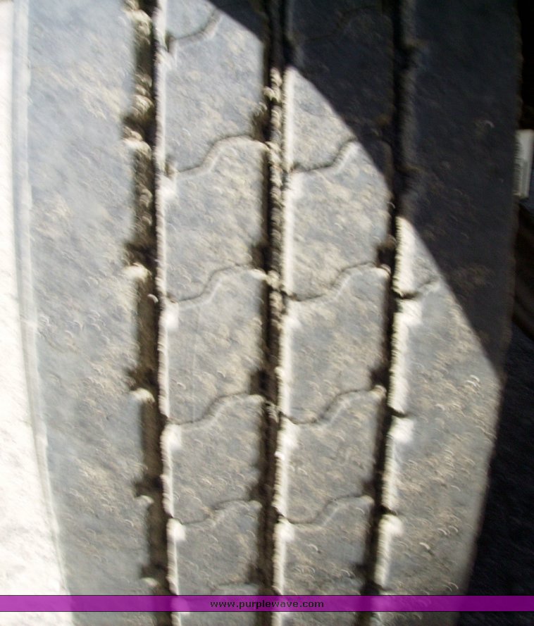 image for item 7078 1995 International 4900 feed truck