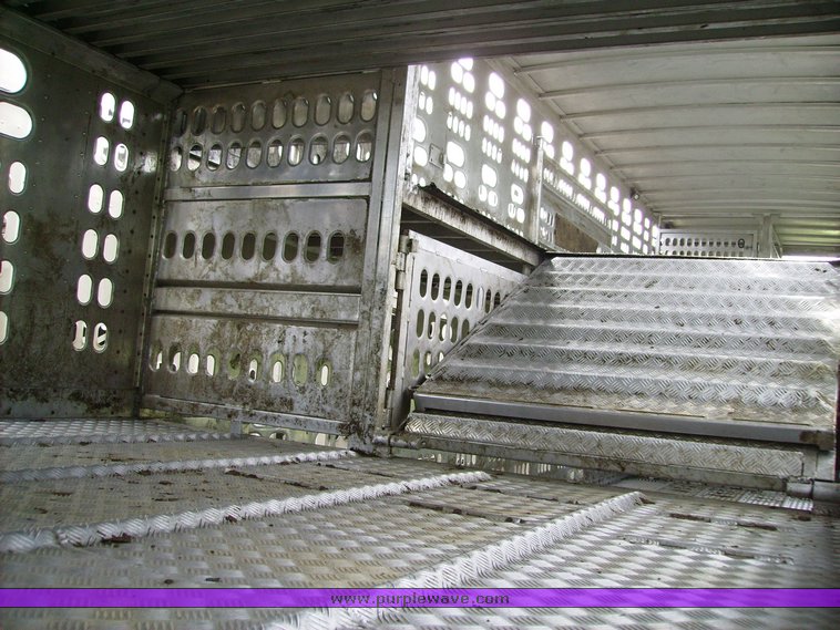 image for item 7315 1999 Barrett livestock trailer