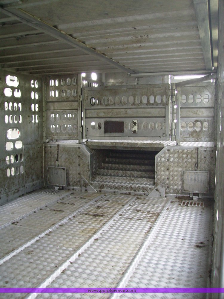 image for item 7315 1999 Barrett livestock trailer