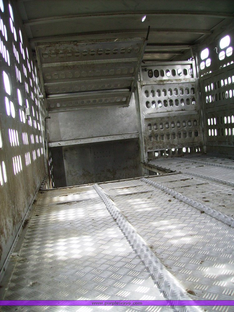 image for item 7315 1999 Barrett livestock trailer