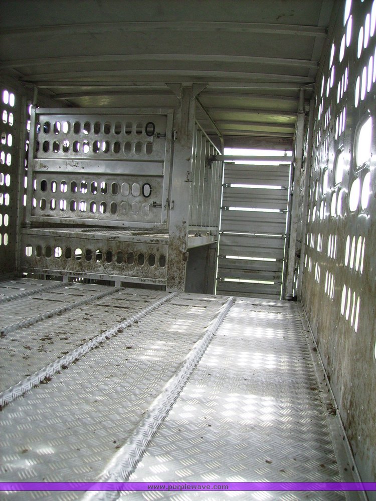image for item 7315 1999 Barrett livestock trailer
