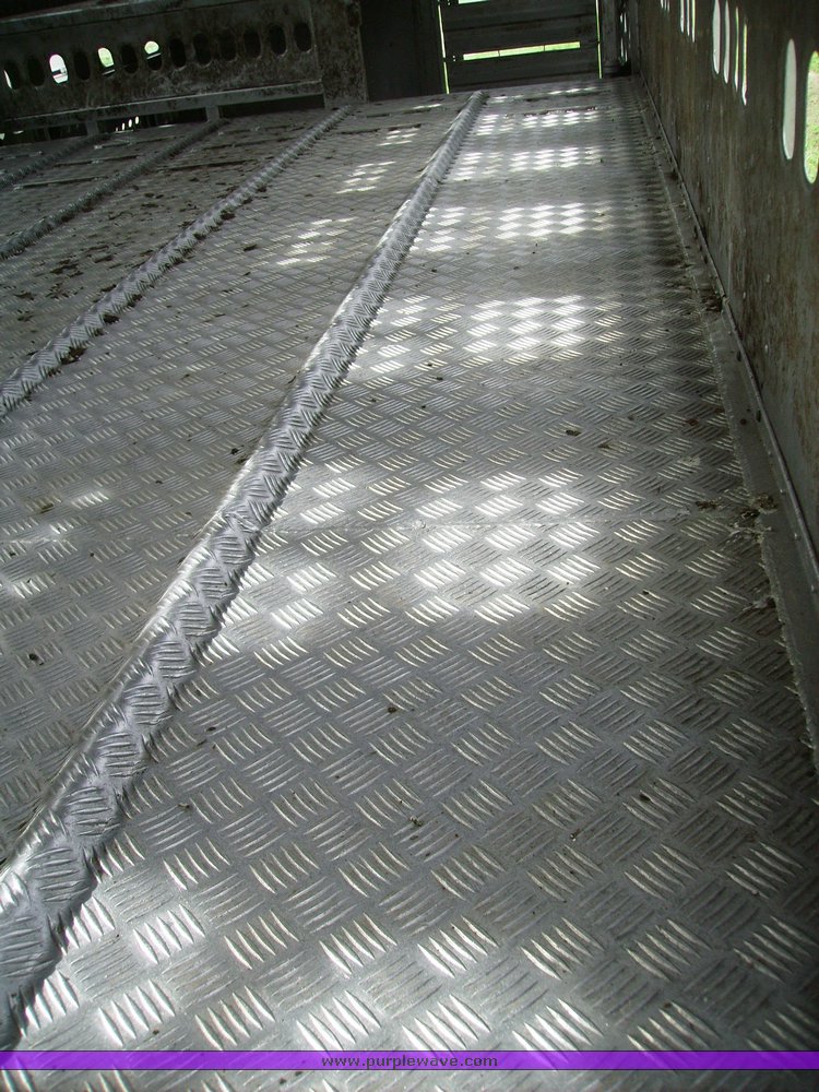 image for item 7315 1999 Barrett livestock trailer