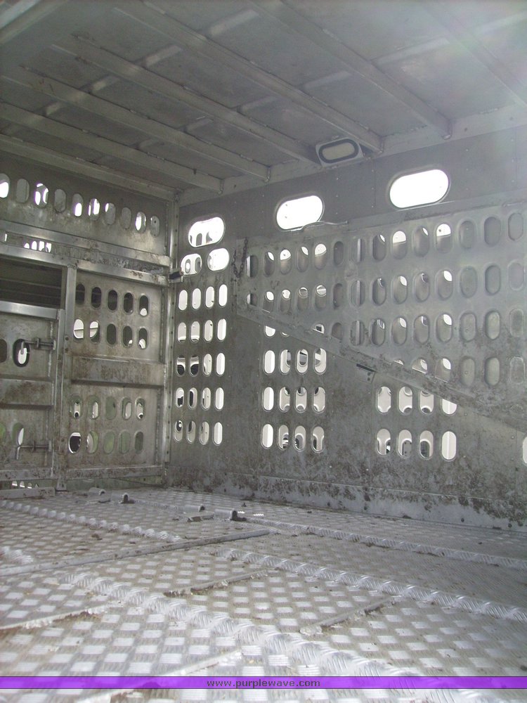 image for item 7315 1999 Barrett livestock trailer