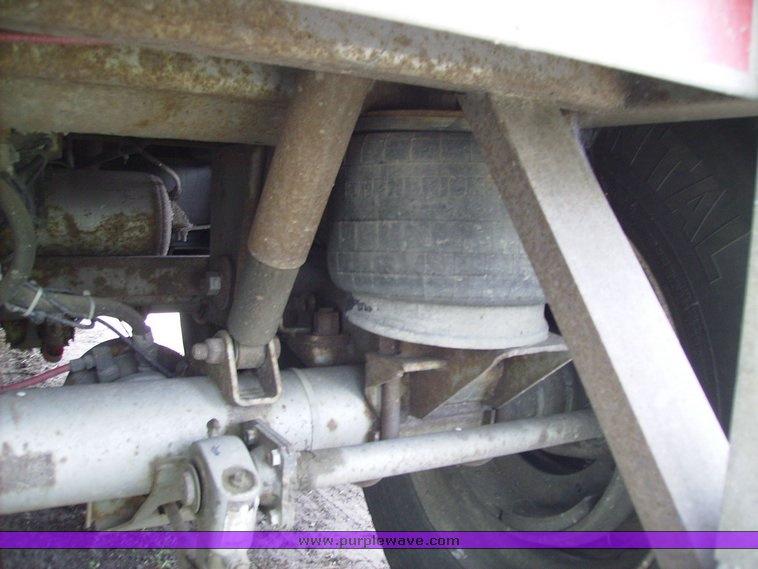 image for item 7315 1999 Barrett livestock trailer