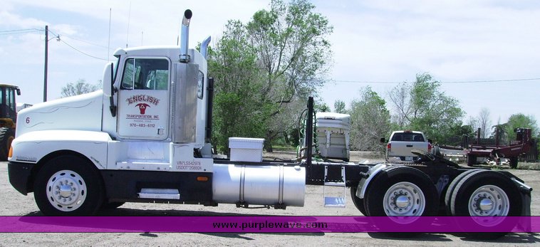 image for item 7316 1990 Kenworth T600 day cab truck tractor