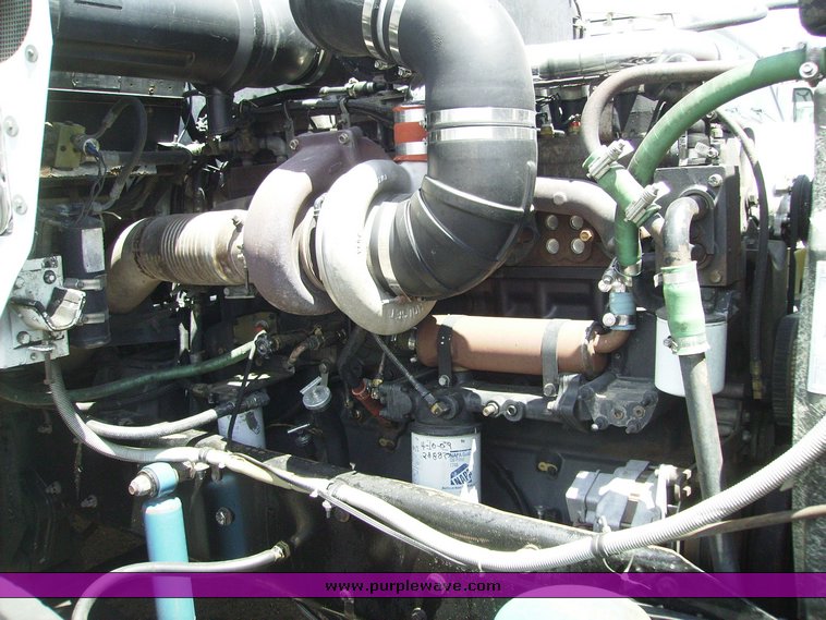 image for item 7316 1990 Kenworth T600 day cab truck tractor