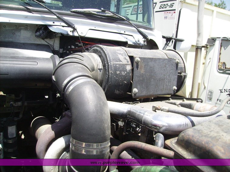 image for item 7316 1990 Kenworth T600 day cab truck tractor