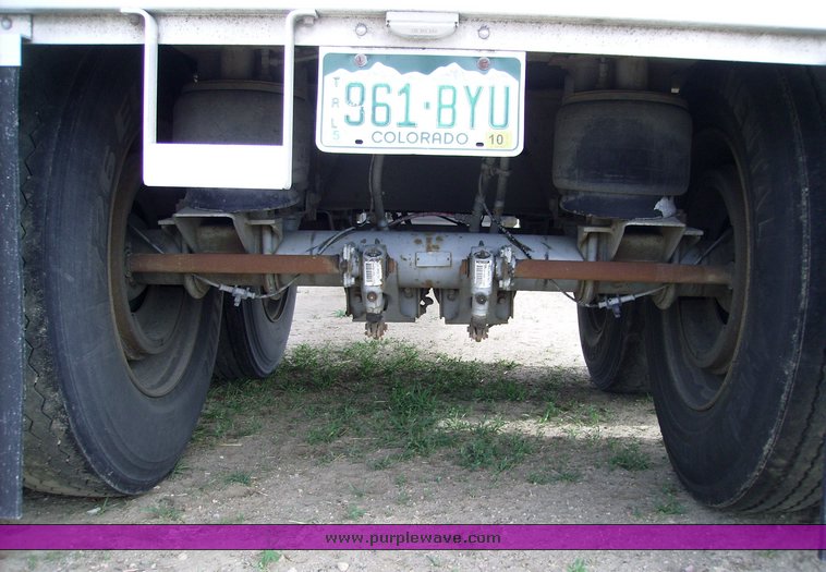 image for item 7331 2000 Wilson DWH 400C grain trailer