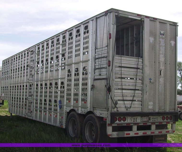 image for item 7332 2001 Barrett livestock trailer