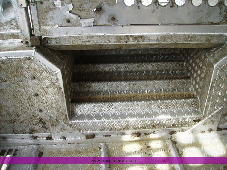 image for item 7332 2001 Barrett livestock trailer