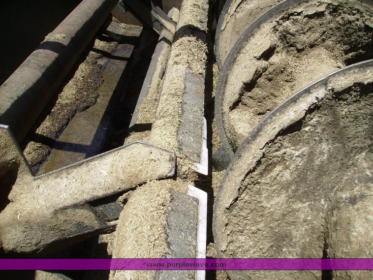 image for item 7335 1994 International 4900 feed truck