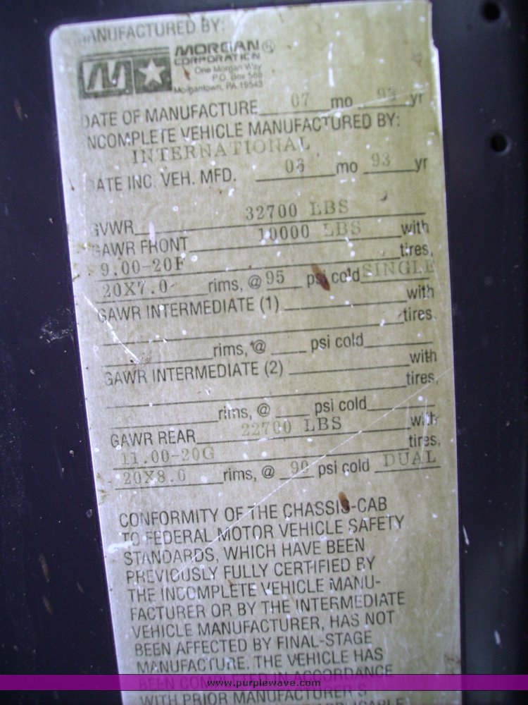 image for item 7335 1994 International 4900 feed truck