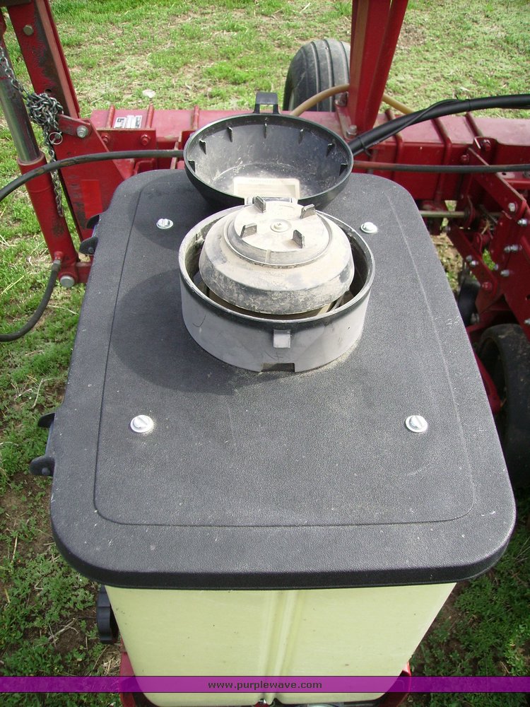 image for item 7339 1992 Case IH 900 A43EC Cyclo air planter