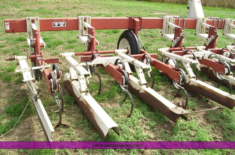 image for item 7346 1990 WIC 2500 8 row cultivator