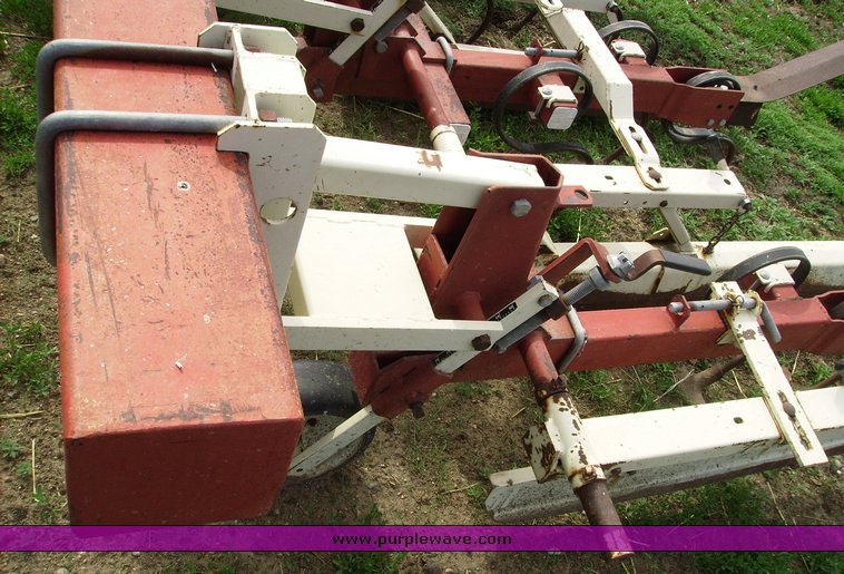 image for item 7346 1990 WIC 2500 8 row cultivator