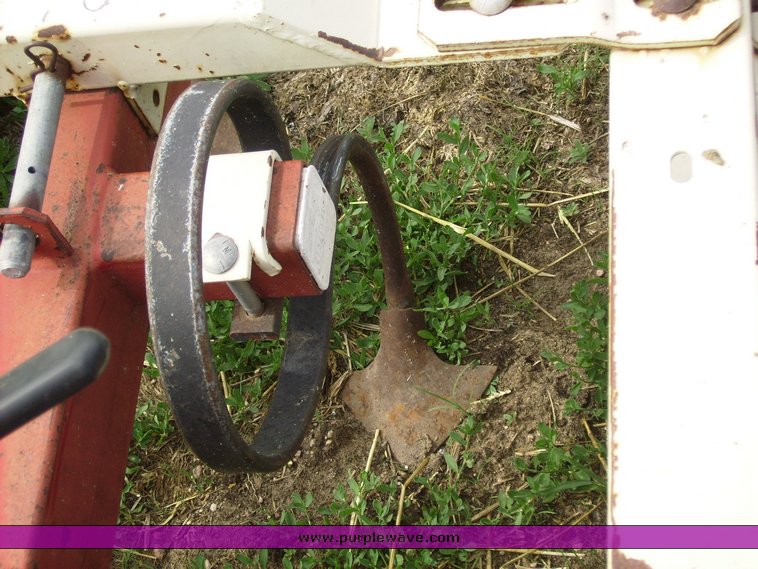 image for item 7346 1990 WIC 2500 8 row cultivator