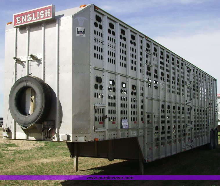 image for item 7350 2000 Barrett livestock trailer