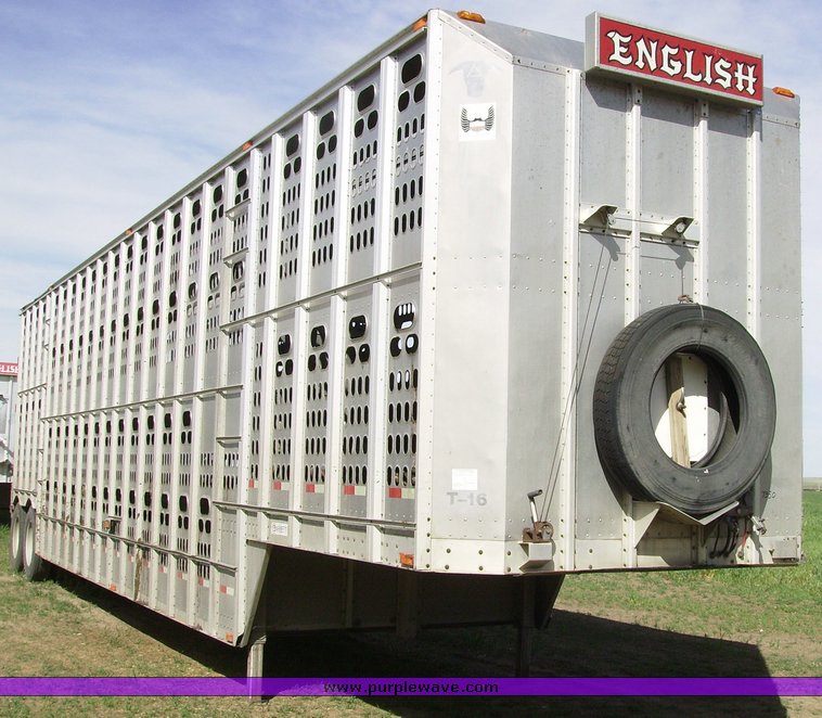 image for item 7350 2000 Barrett livestock trailer