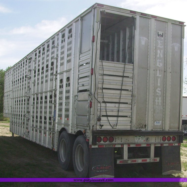 image for item 7350 2000 Barrett livestock trailer