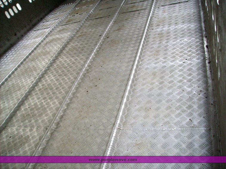 image for item 7350 2000 Barrett livestock trailer