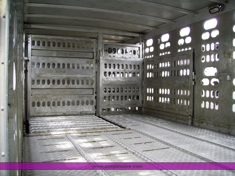 image for item 7350 2000 Barrett livestock trailer
