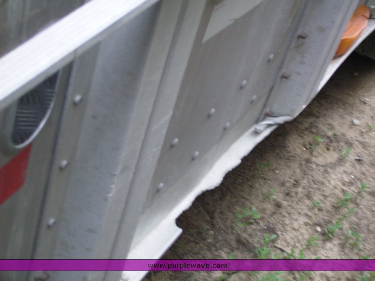 image for item 7350 2000 Barrett livestock trailer