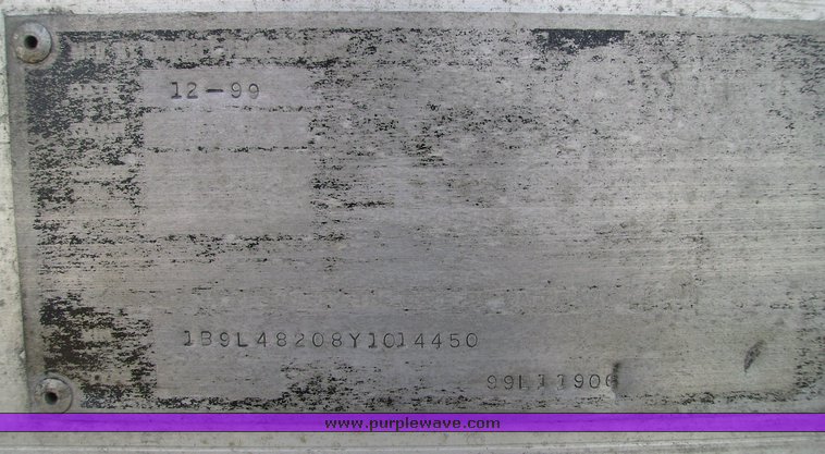 image for item 7350 2000 Barrett livestock trailer