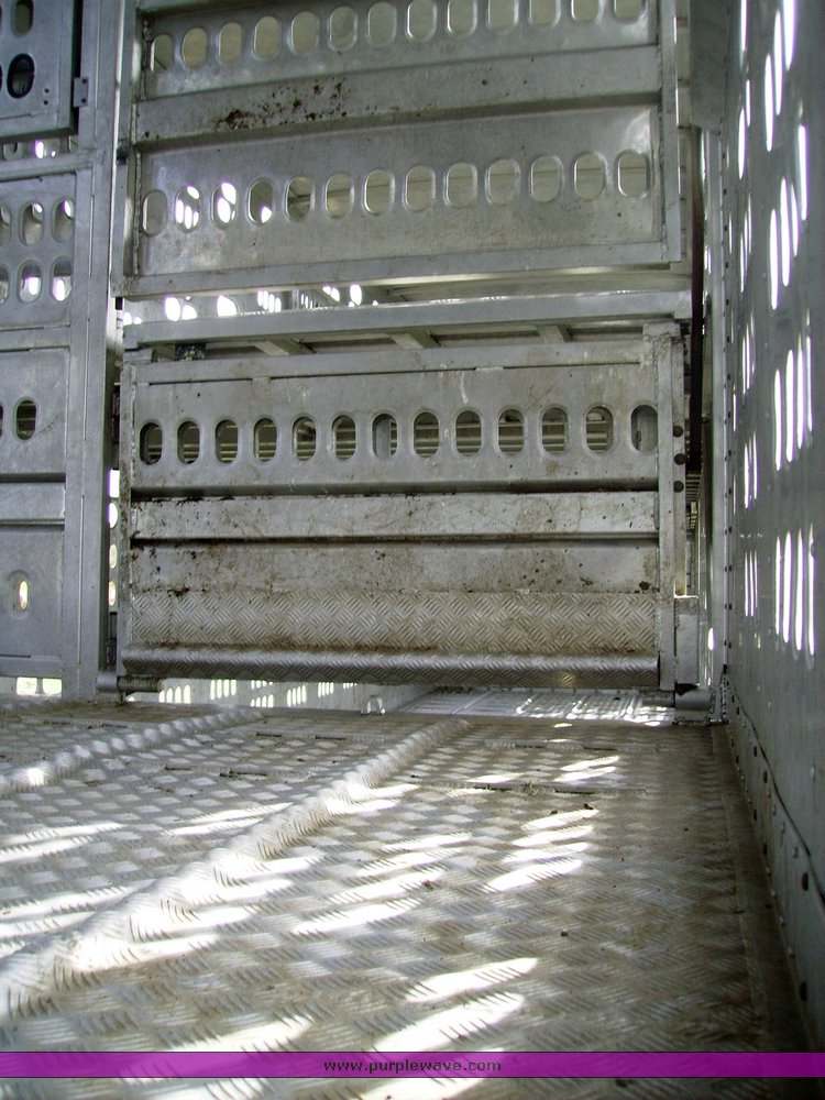 image for item 7351 1999 Barrett livestock trailer