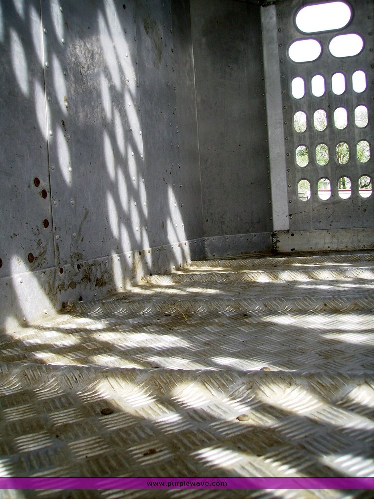 image for item 7351 1999 Barrett livestock trailer