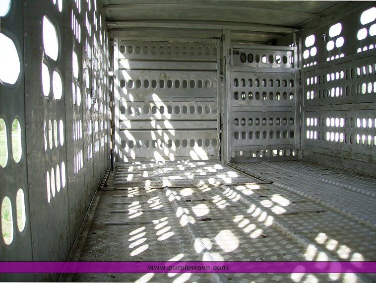 image for item 7351 1999 Barrett livestock trailer