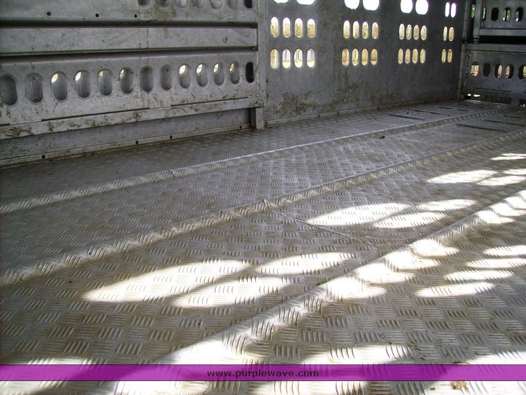 image for item 7351 1999 Barrett livestock trailer