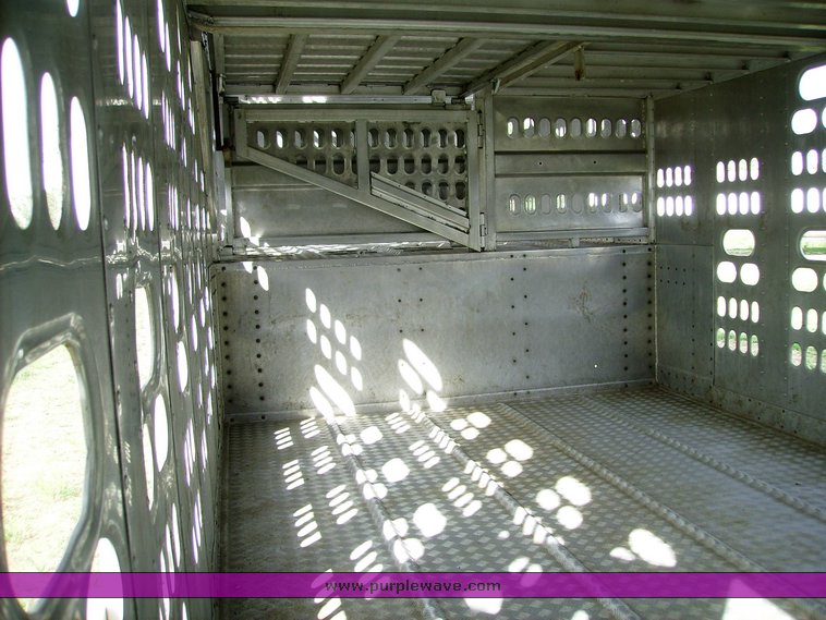 image for item 7351 1999 Barrett livestock trailer