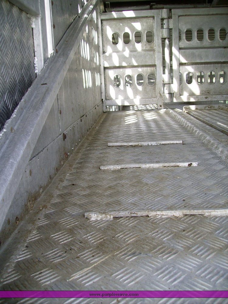 image for item 7351 1999 Barrett livestock trailer