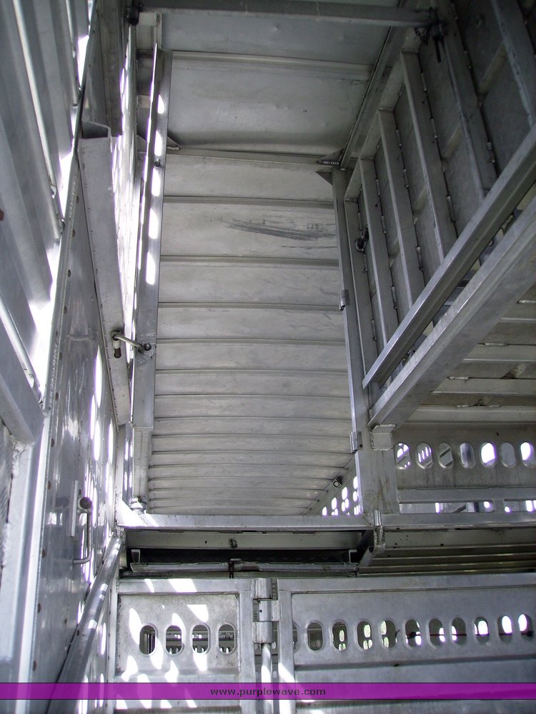 image for item 7351 1999 Barrett livestock trailer