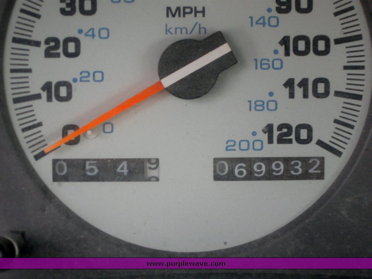 image for item 1001 1996 Dodge Intrepid