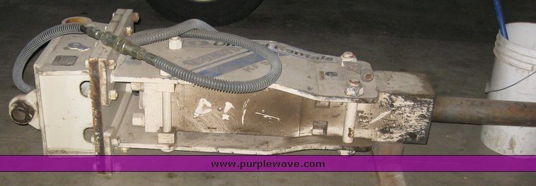image for item 1004 2006 KF9 hydraulic pavement breaker