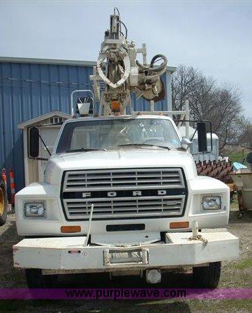 image for item 1501 1980 Ford F800 DD truck
