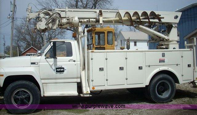 image for item 1501 1980 Ford F800 DD truck