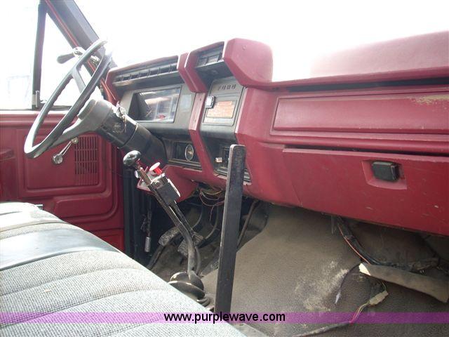 image for item 1501 1980 Ford F800 DD truck