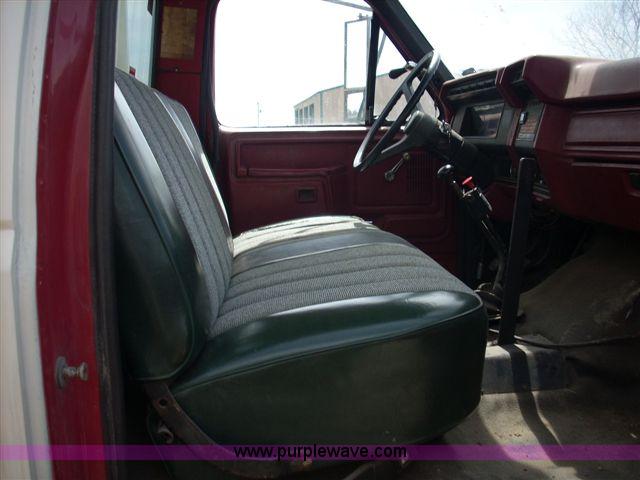 image for item 1501 1980 Ford F800 DD truck