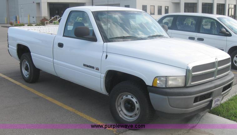 image for item 2002 2001 Dodge Ram 1500 pickup truck
