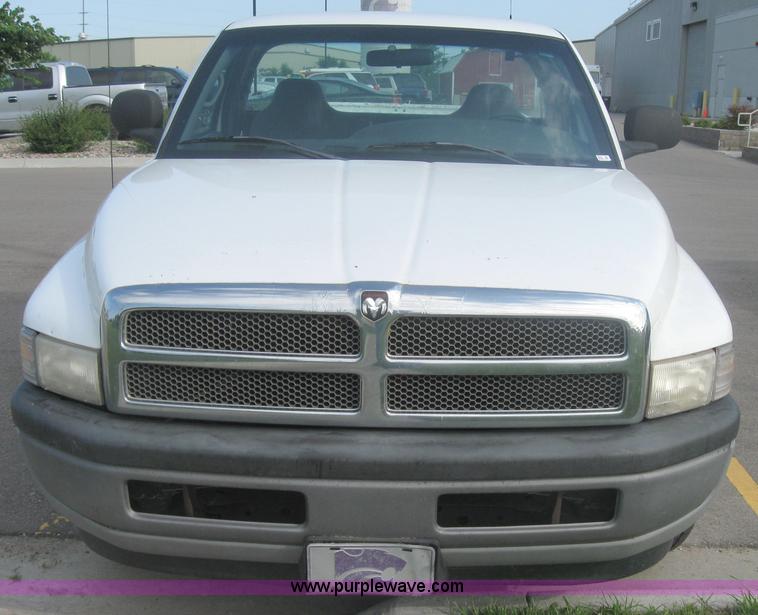 image for item 2002 2001 Dodge Ram 1500 pickup truck