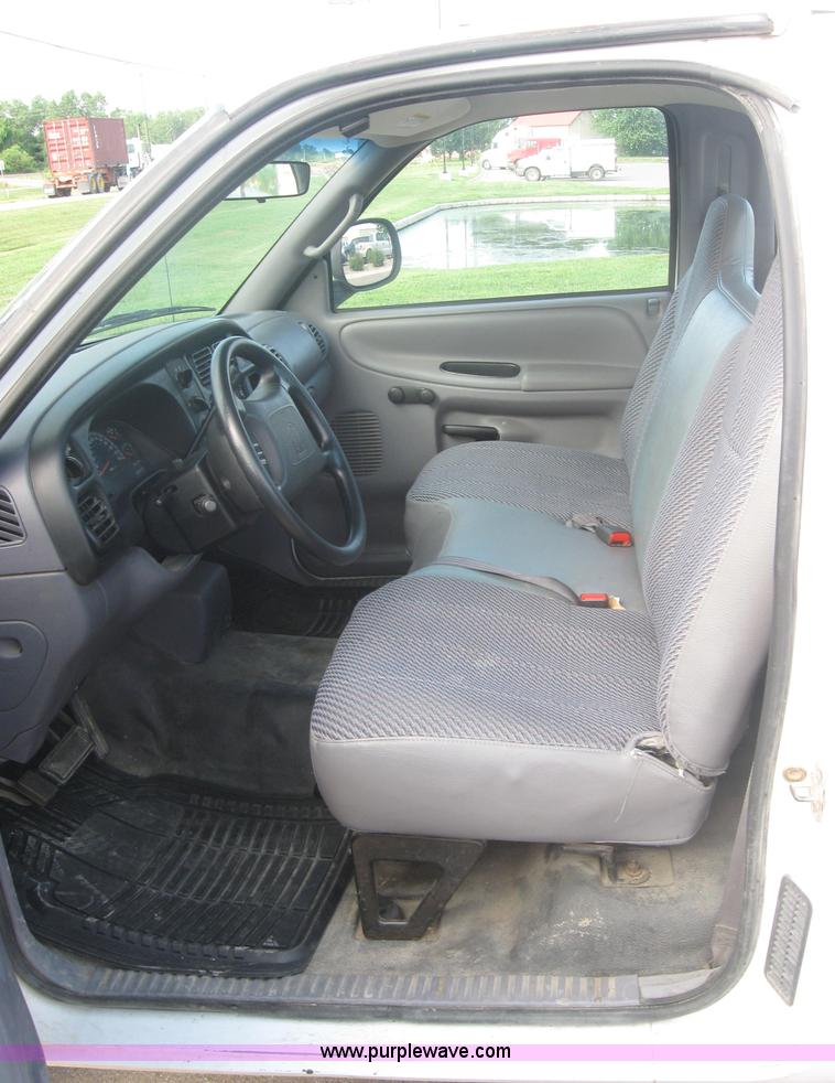 image for item 2002 2001 Dodge Ram 1500 pickup truck