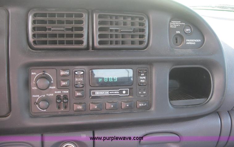 image for item 2002 2001 Dodge Ram 1500 pickup truck