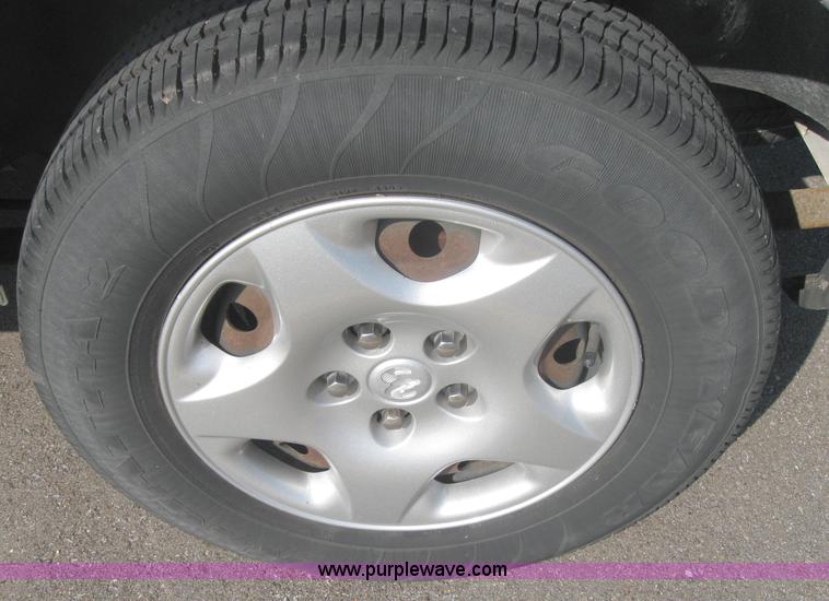 image for item 2003 2001 Dodge Caravan SE