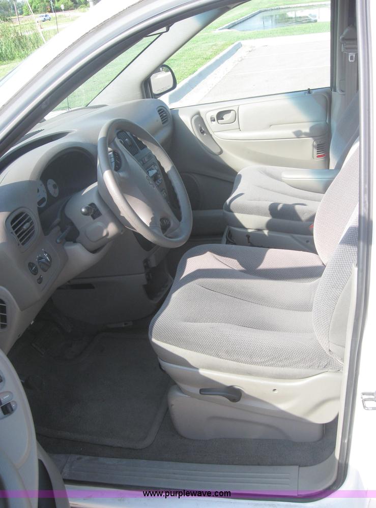 image for item 2003 2001 Dodge Caravan SE