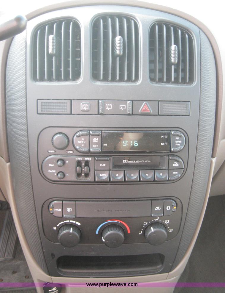 image for item 2003 2001 Dodge Caravan SE