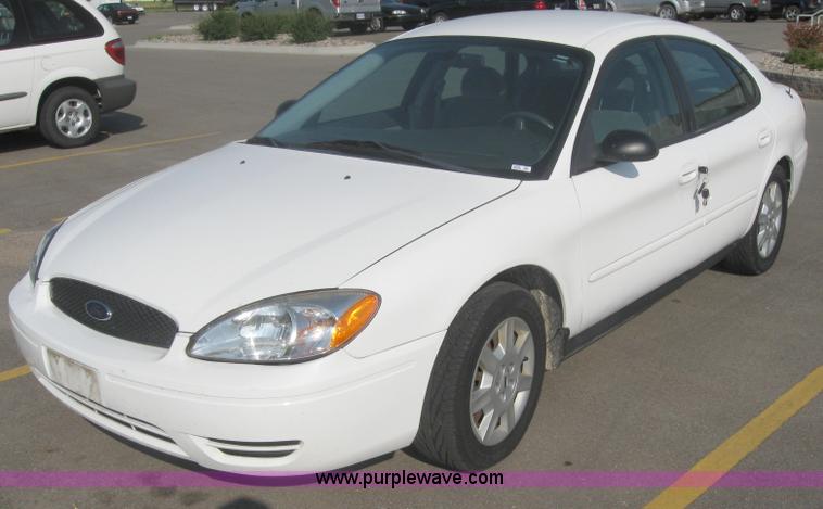 image for item 2004 2006 Ford Taurus SE