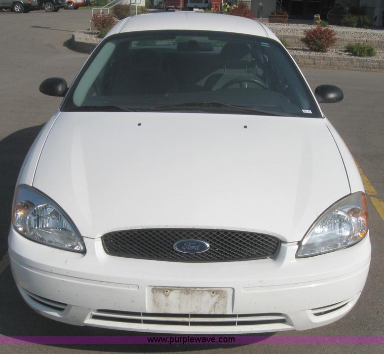image for item 2004 2006 Ford Taurus SE