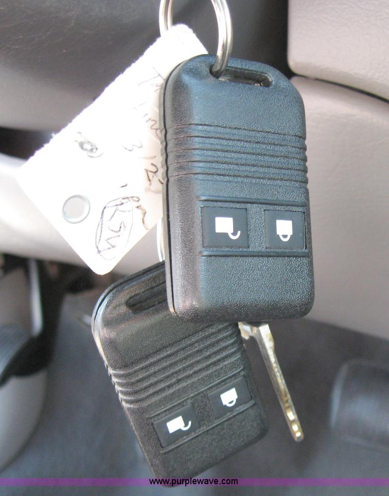 image for item 2004 2006 Ford Taurus SE